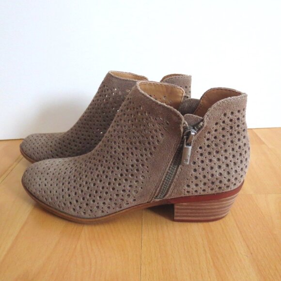 Lucky Brand Beige Tan Suede Leather Zip Ankle Booties Classic Neutral Boots - Picture 3 of 7
